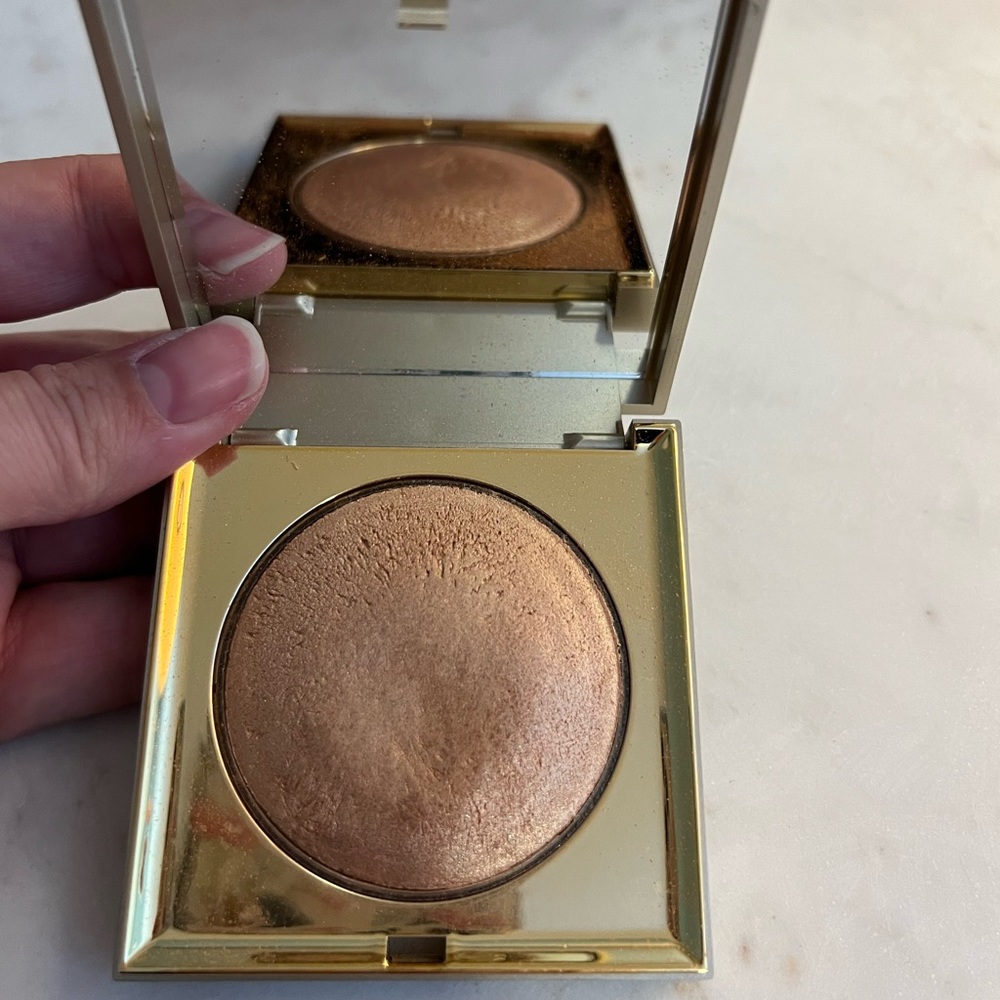 Stila Heaven’s Hue highlighter- brilliance